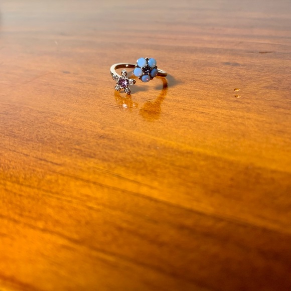 Women’s ring adjustable size 6-7 - Picture 2 of 8